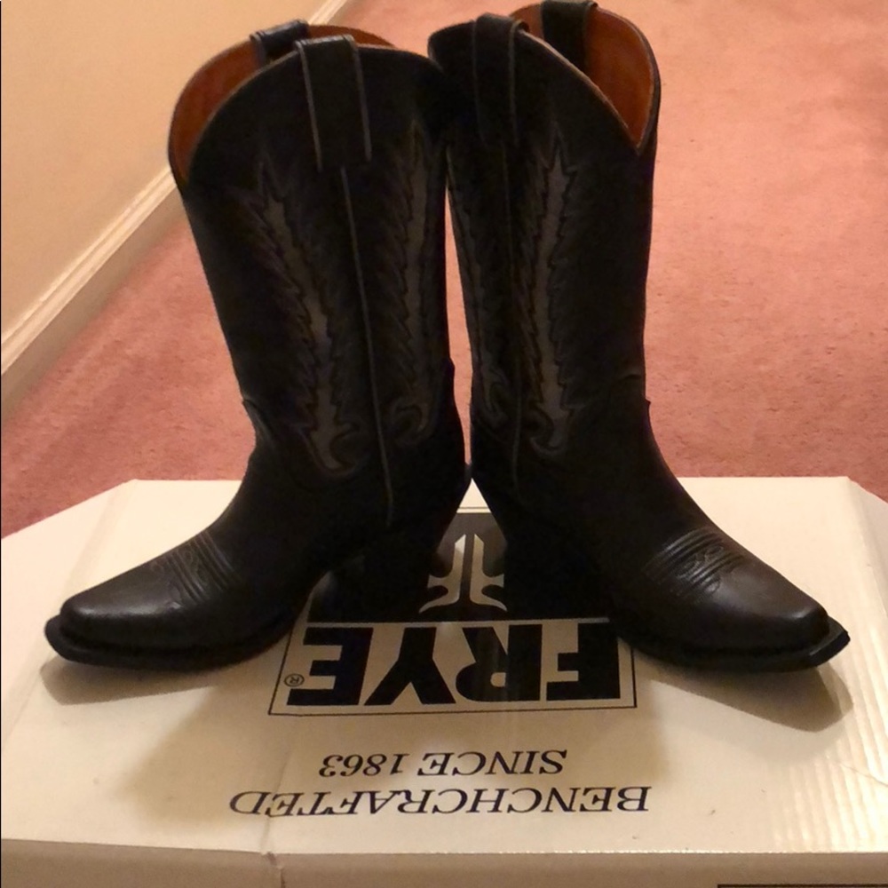 Black Frye cowboy boots!